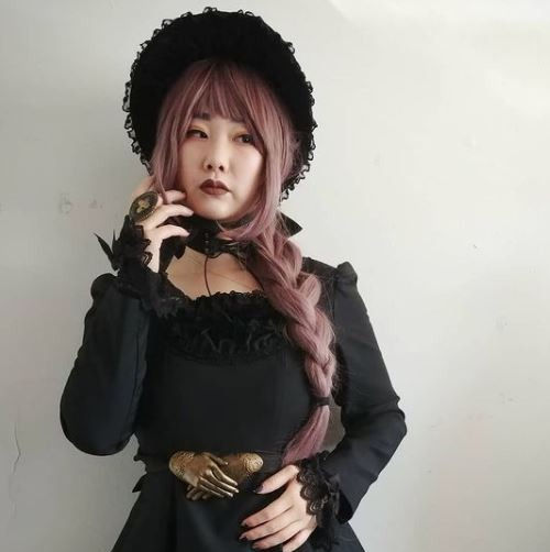 Elegant Gothic Lolita Fashion: A Complete Style Guide