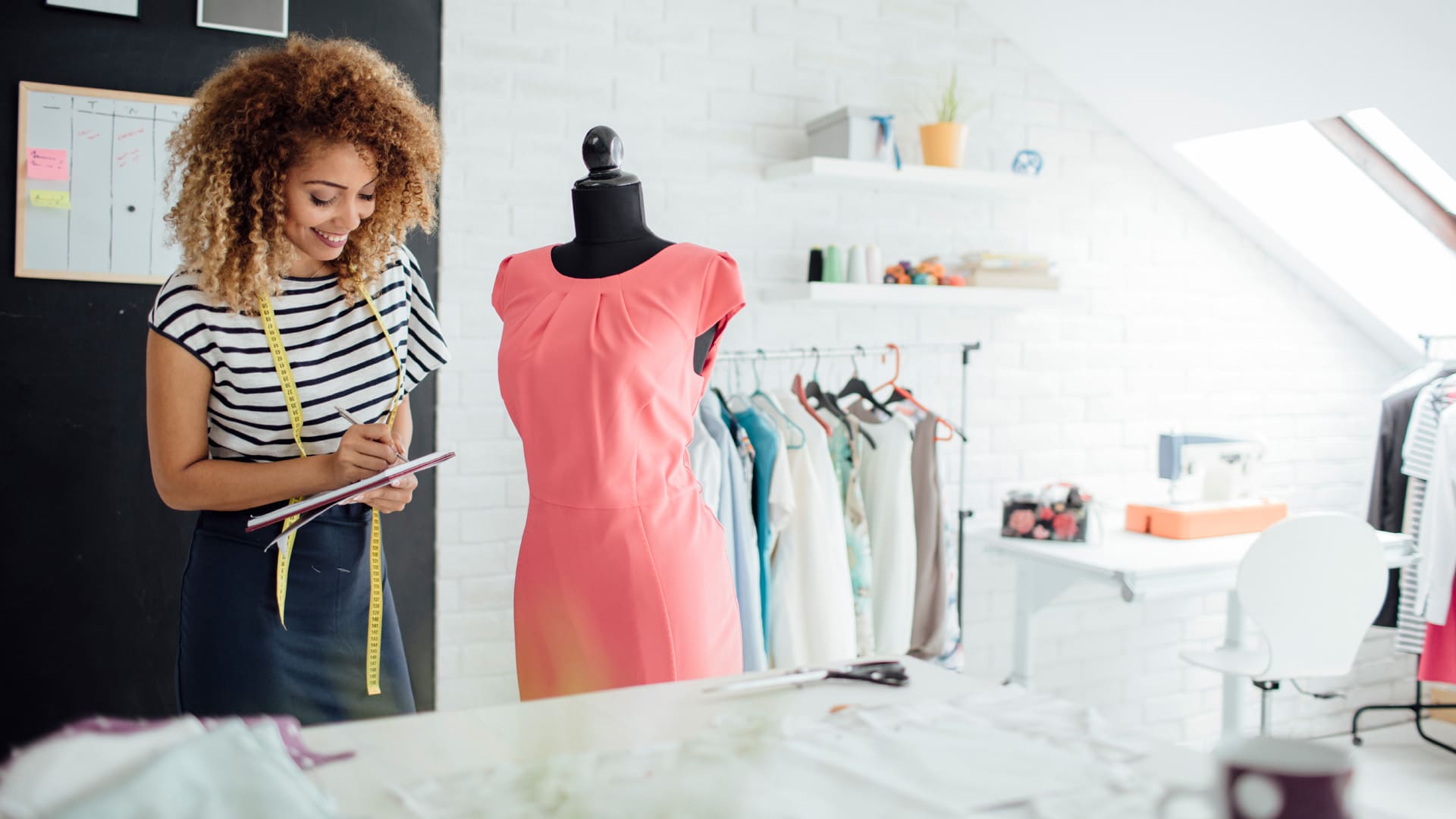 The Mathematical Precision of Fashion Design: How CAD Technology Transforms the Industry